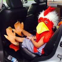 A little Wing Fest mascot magic between events.